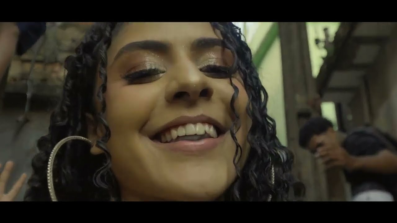Miniatura do clipe de Deixa Eu Mandar Meu Passinho